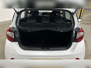 Used Hyundai i10 2025 for sale - 77300949: Photo