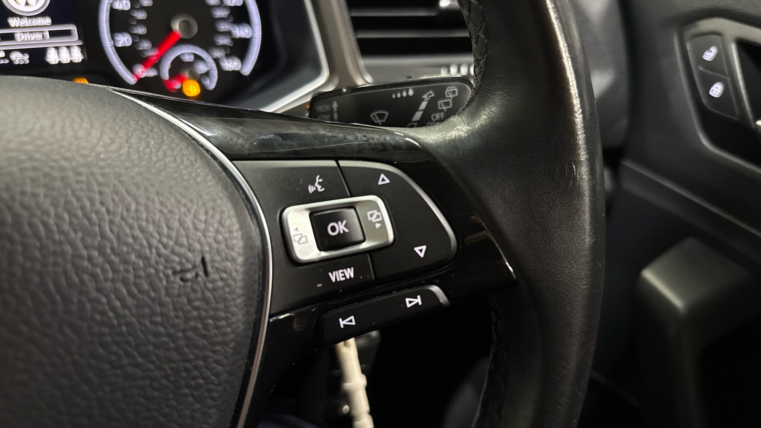 Used Volkswagen T-Roc 2019 for sale - 77342530: Photo 23