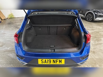 Used Volkswagen T-Roc 2019 for sale - 77342530: Photo