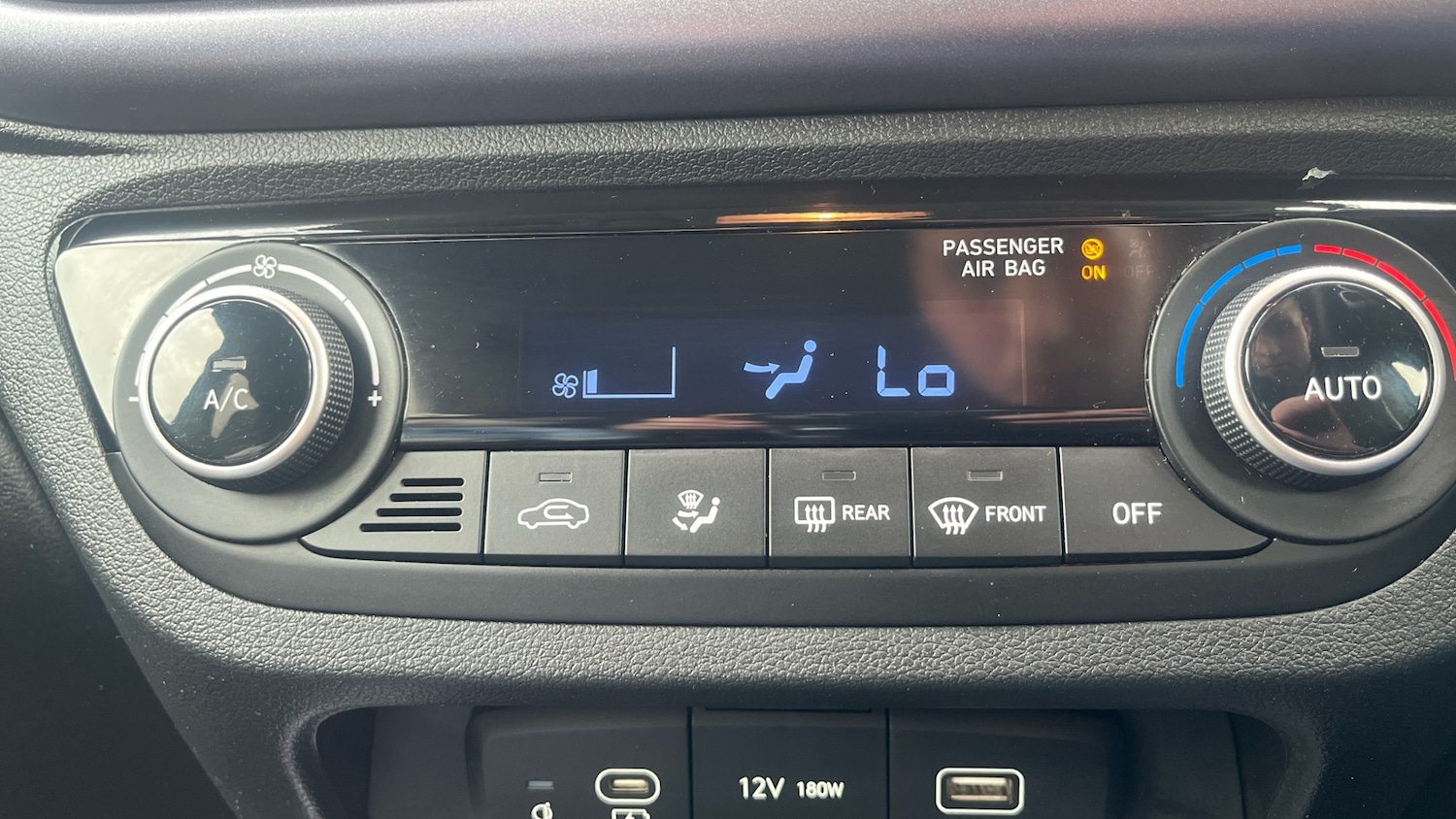 Used Hyundai i10 2024 for sale - 76265281: Photo 32