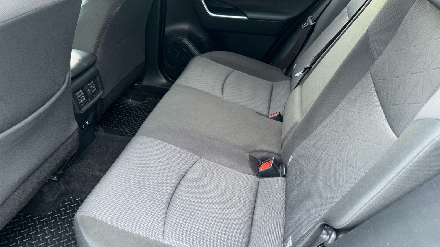 Used Toyota RAV4 2019 for sale - 76352943: Photo 16