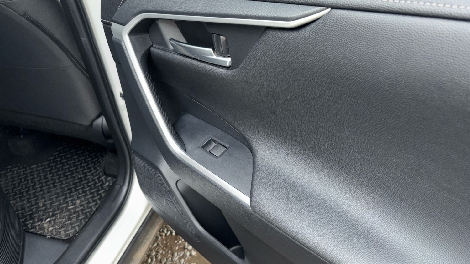 Used Toyota RAV4 2019 for sale - 76352943: Photo 27