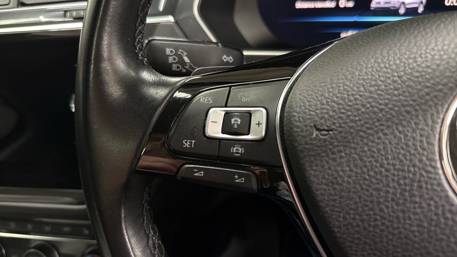 Used Volkswagen Tiguan 2018 for sale - 77342529: Photo 23