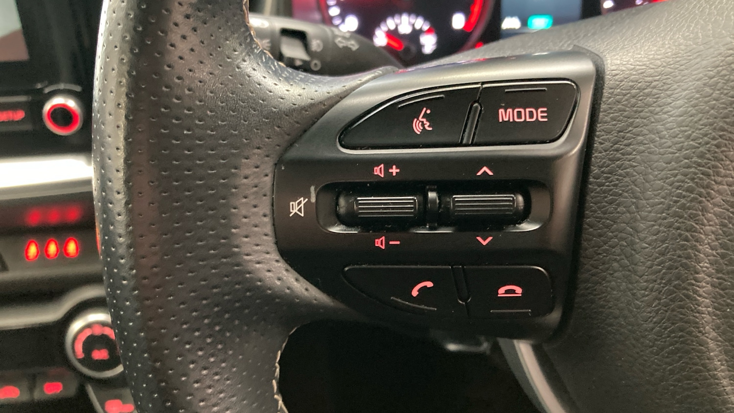 Used Kia Stonic 2022 for sale - 76492112: Photo 29