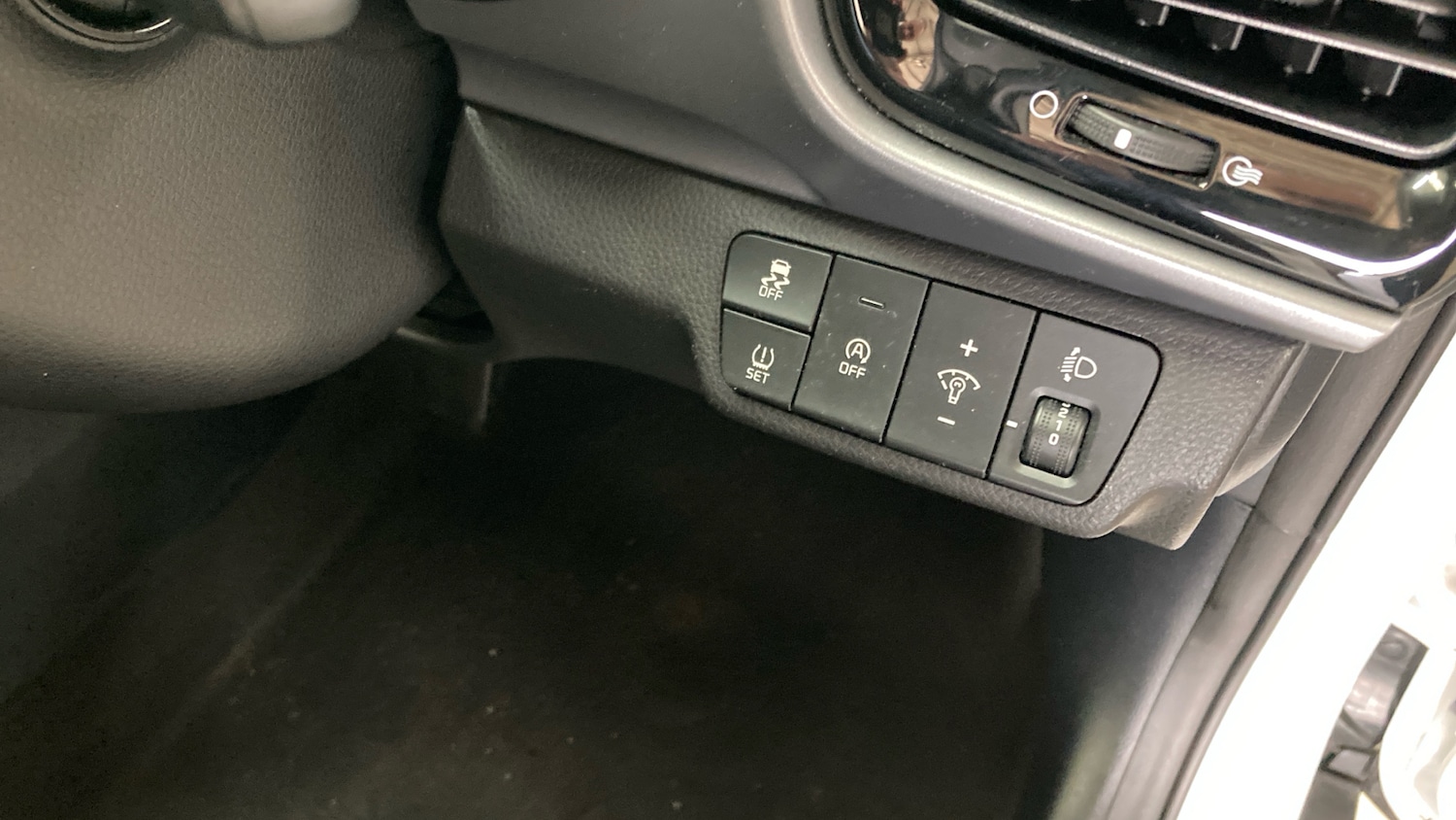 Used Kia Stonic 2022 for sale - 76492112: Photo 40