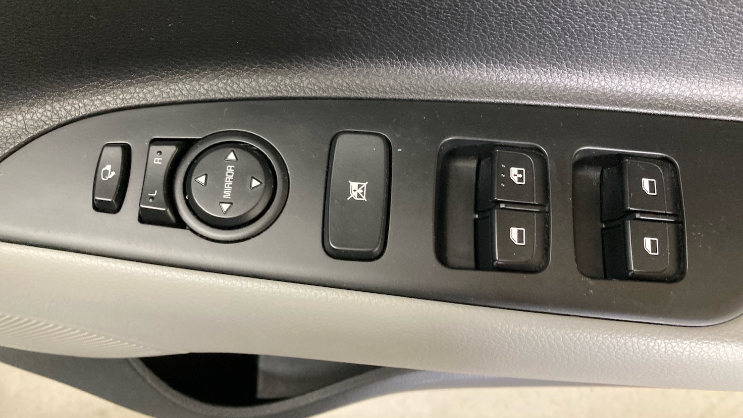 Used Kia Stonic 2022 for sale - 76492112: Photo 41