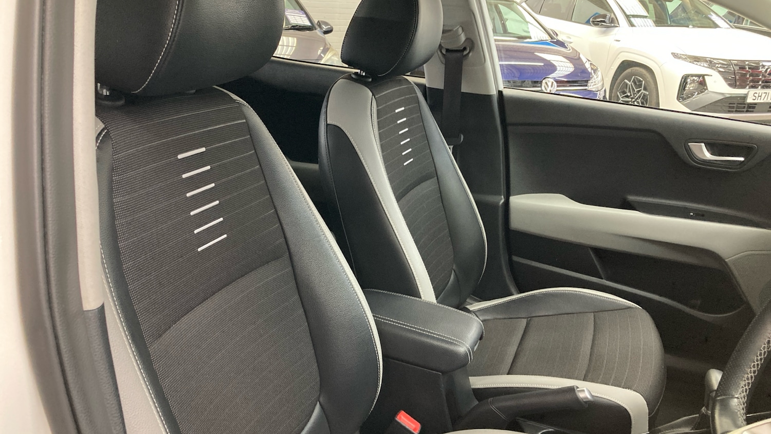 Used Kia Stonic 2022 for sale - 76492112: Photo 42