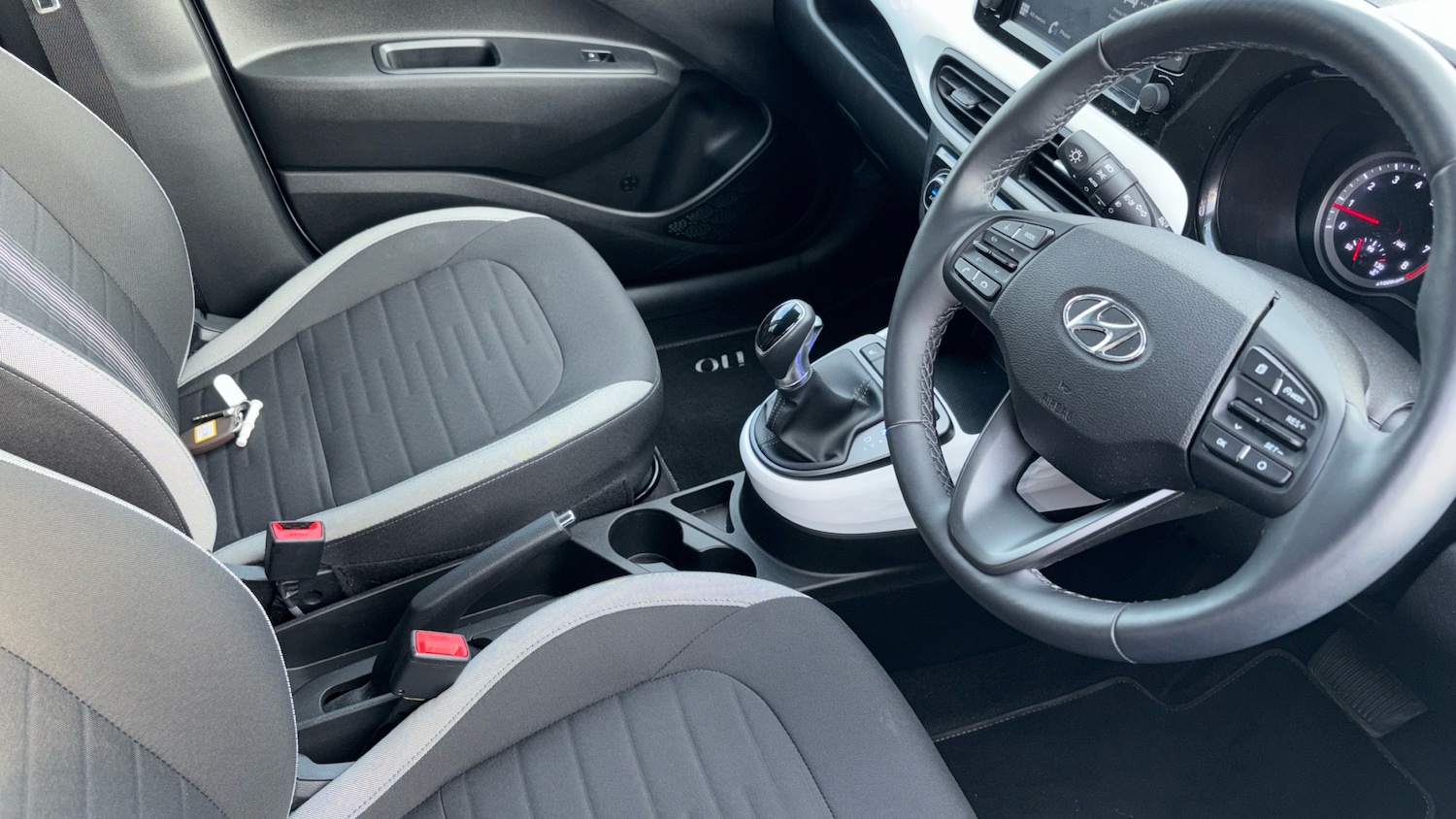 Used Hyundai i10 2023 for sale - 76253077: Photo 14