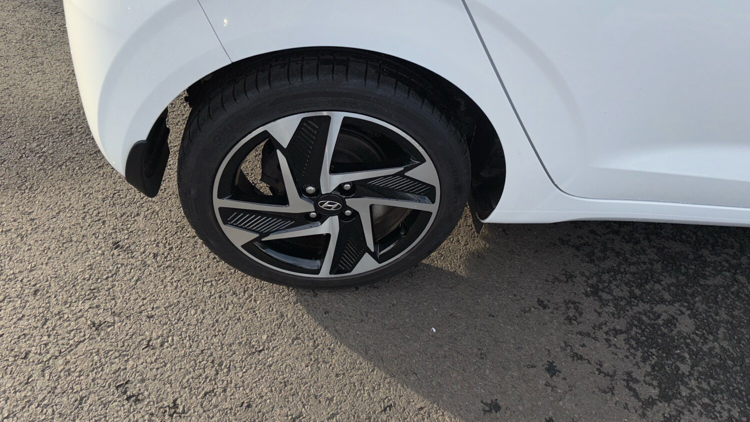 Used Hyundai i10 2023 for sale - 76253077: Photo 31