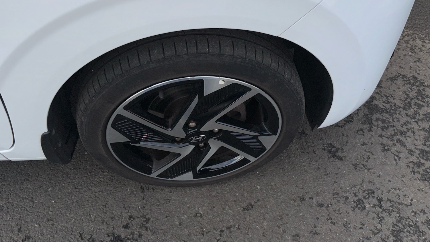 Used Hyundai i10 2023 for sale - 76253077: Photo 40