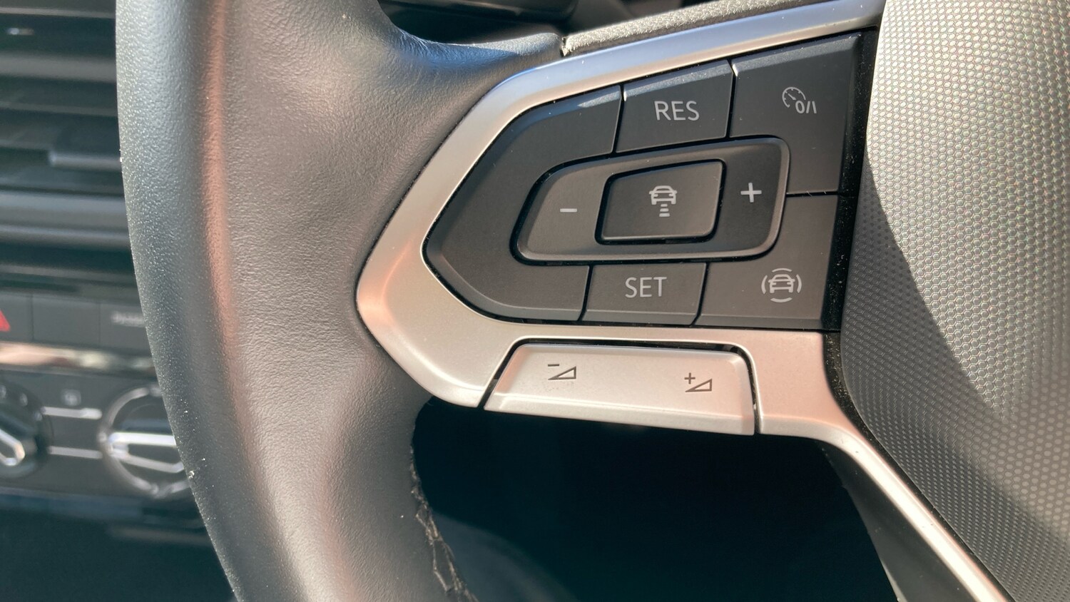 Used Volkswagen T-Cross 2023 for sale - 76322463: Photo 37