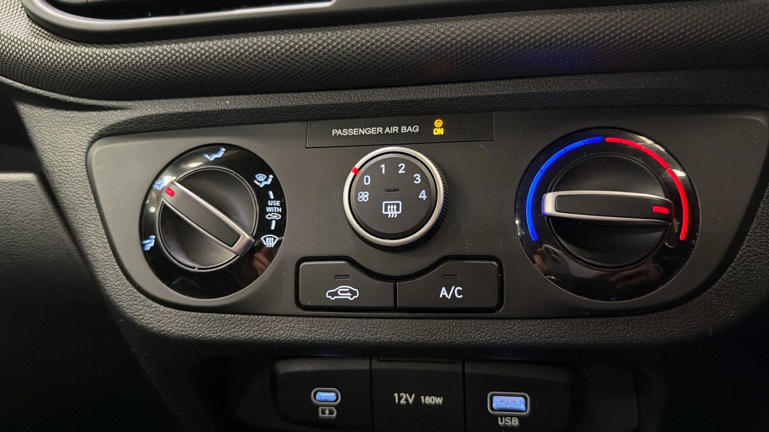 Used Hyundai i10 2023 for sale - 77760491: Photo 25