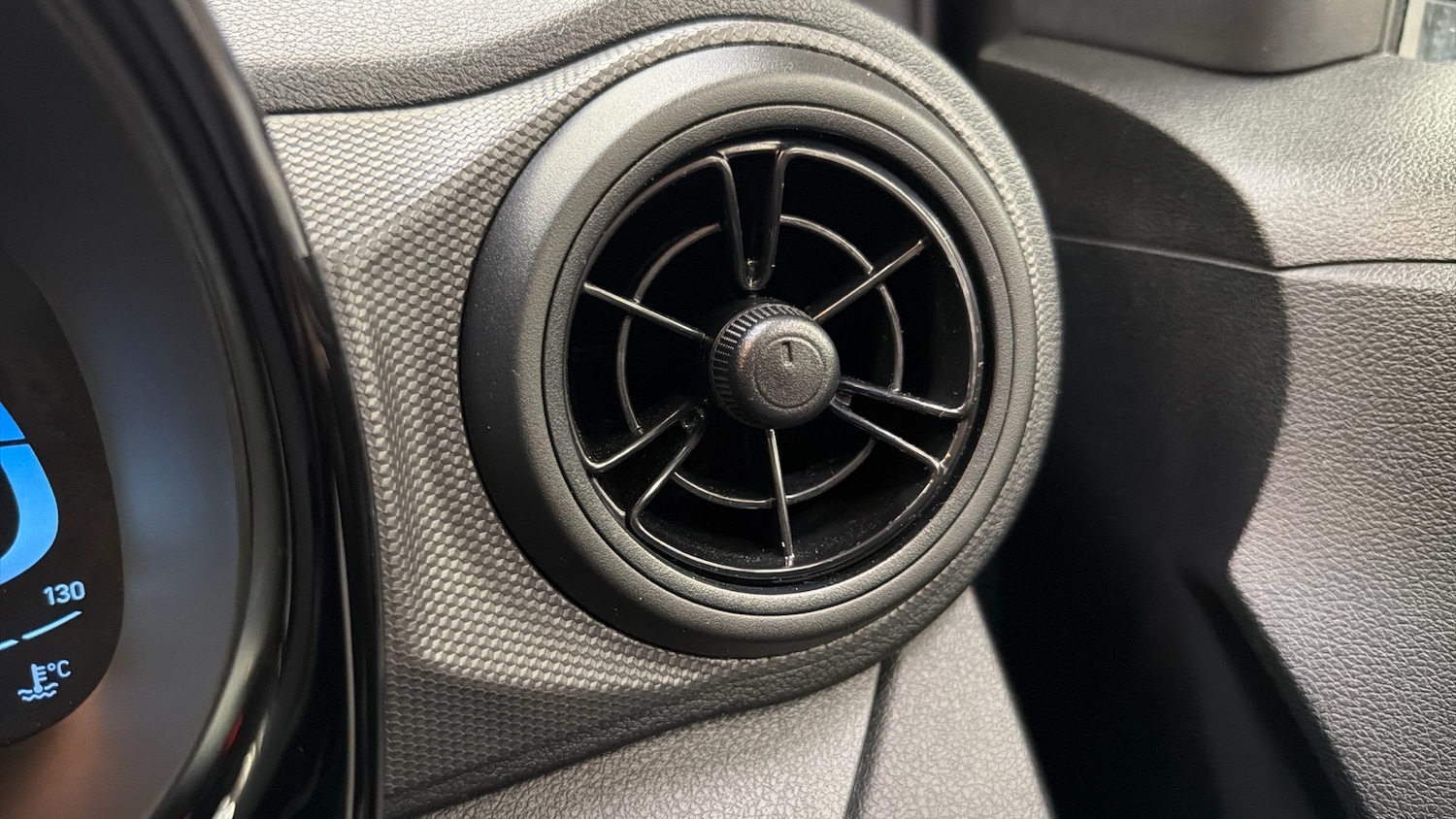 Used Hyundai i10 2023 for sale - 77760491: Photo 32