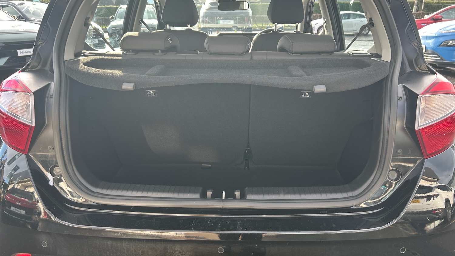 Used Hyundai i10 2023 for sale - 77519715: Photo 4