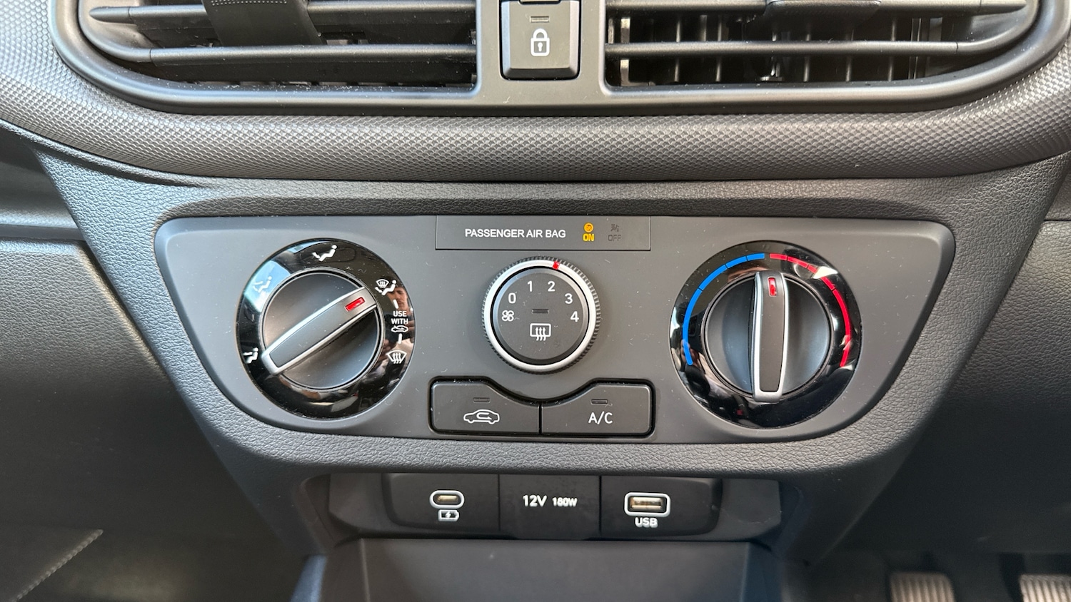 Used Hyundai i10 2024 for sale - 76354928: Photo 26