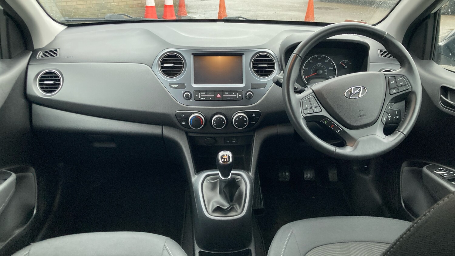 Used Hyundai i10 2019 for sale - 77643636: Photo 10