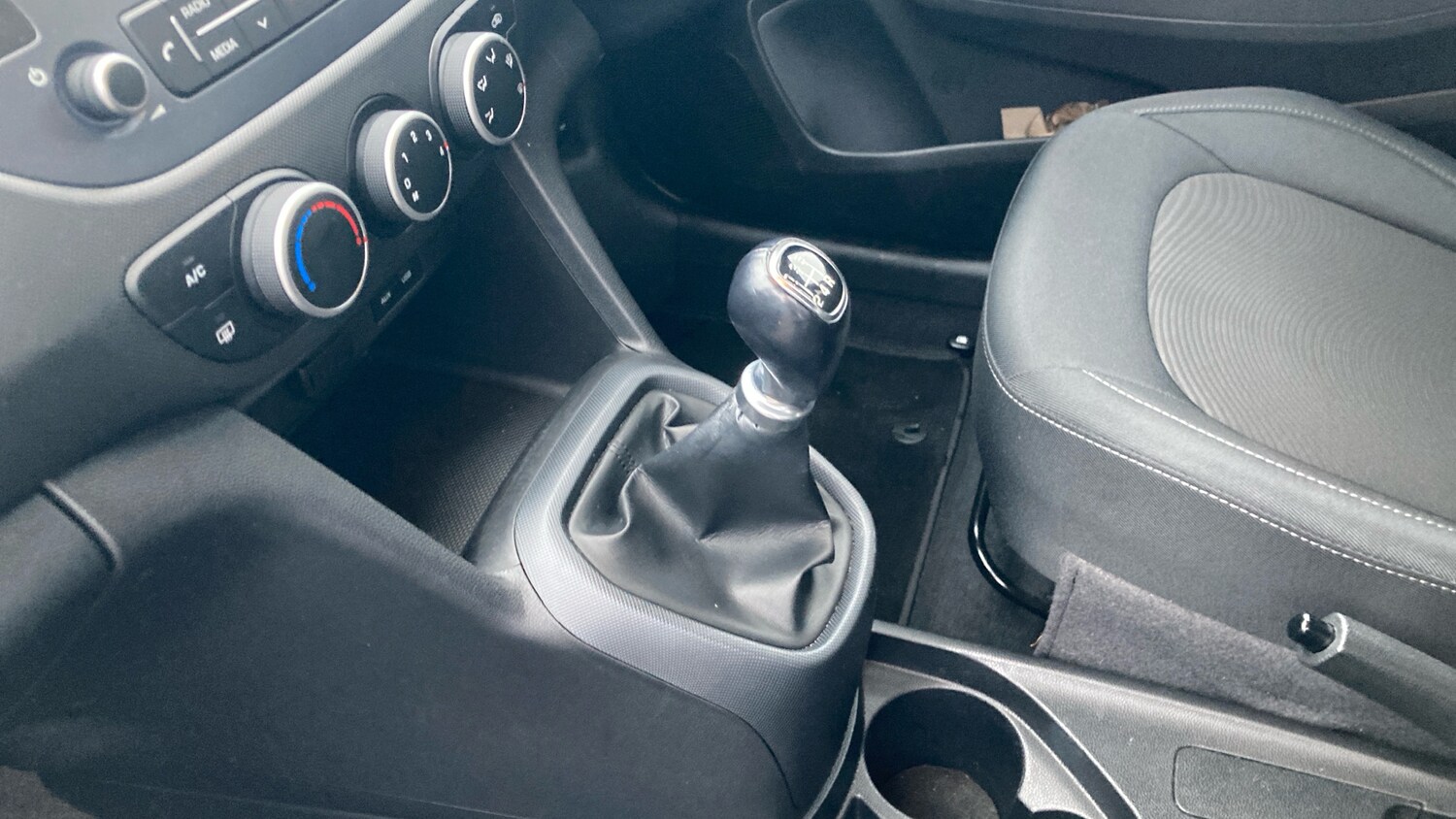 Used Hyundai i10 2019 for sale - 77643636: Photo 13