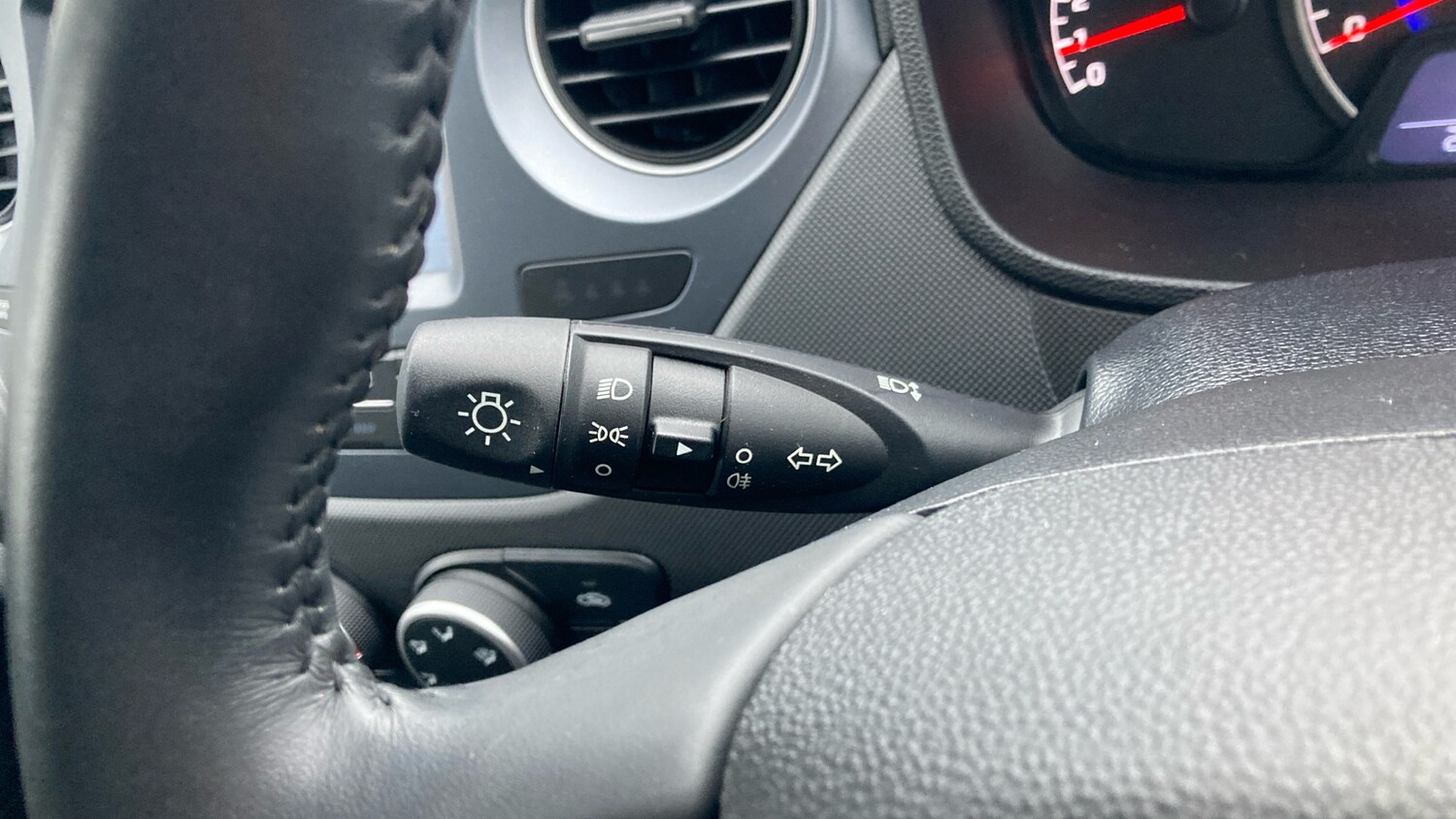 Used Hyundai i10 2019 for sale - 77643636: Photo 36