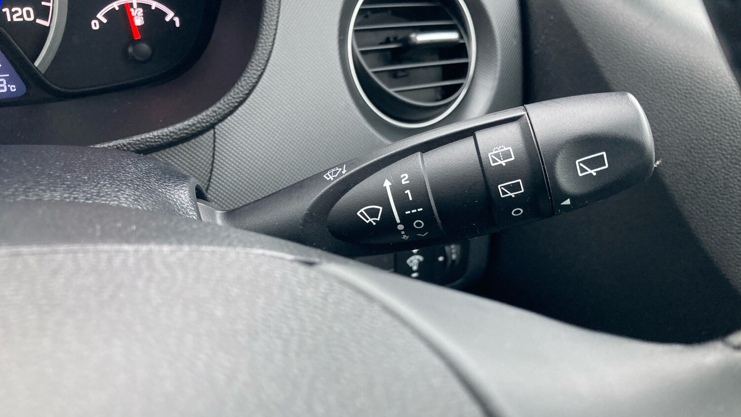 Used Hyundai i10 2019 for sale - 77643636: Photo 37