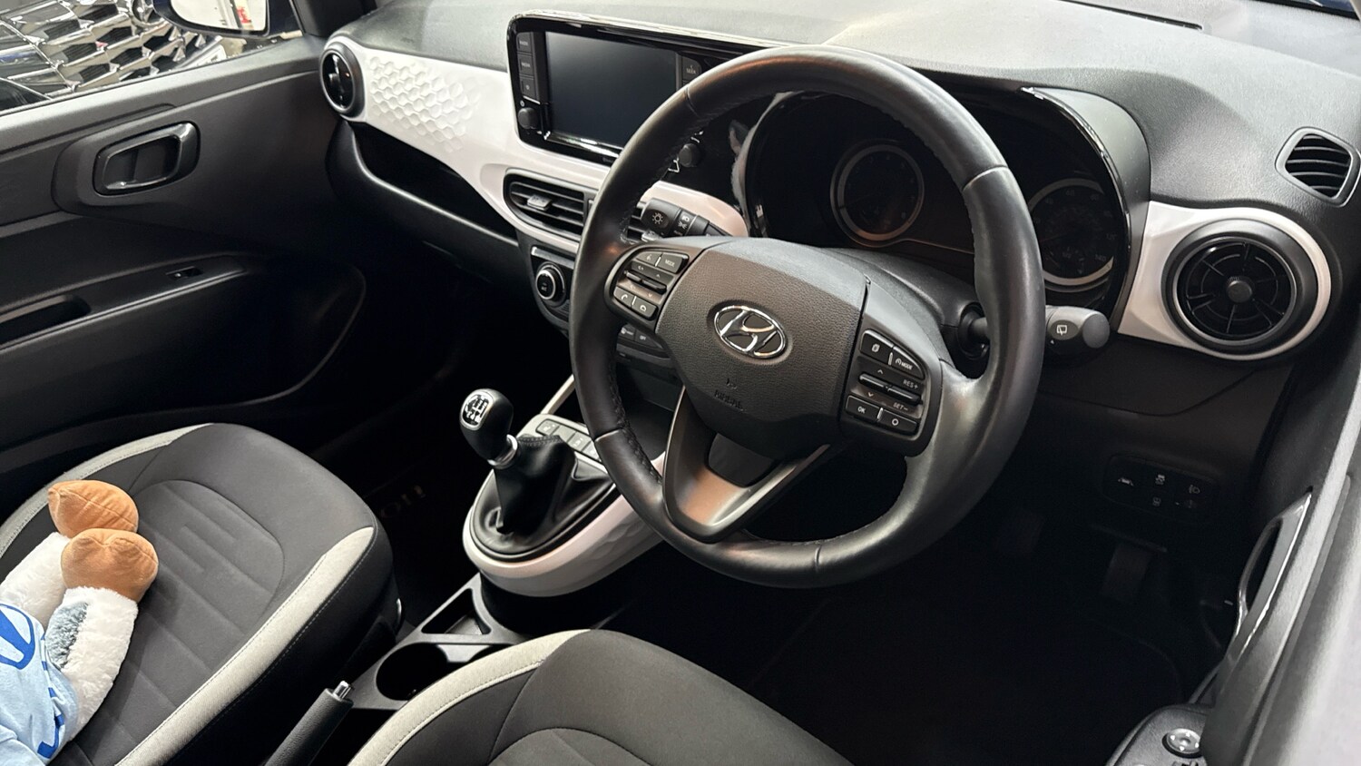 Used Hyundai i10 2023 for sale - 77962180: Photo 11