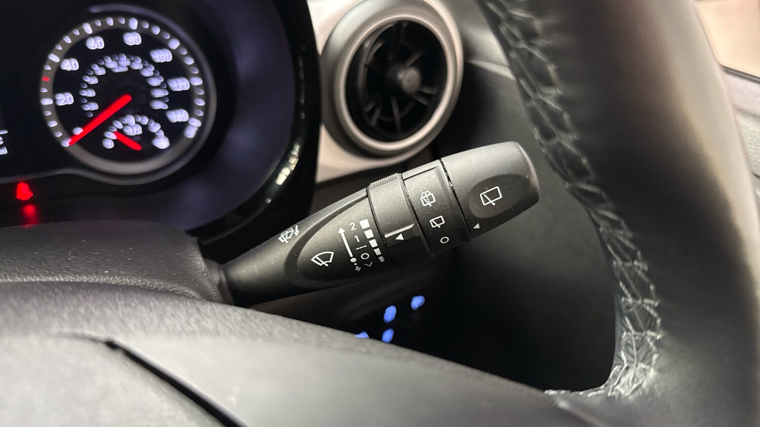 Used Hyundai i10 2023 for sale - 77962180: Photo 23