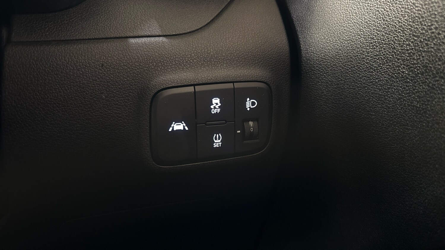 Used Hyundai i10 2023 for sale - 77962180: Photo 32