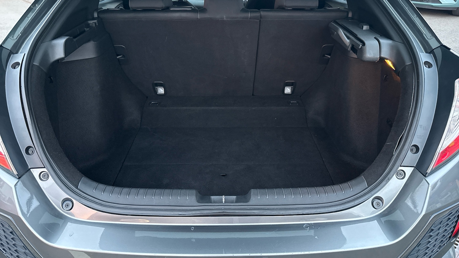 Used Honda Civic 2019 for sale - 76332027: Photo 4