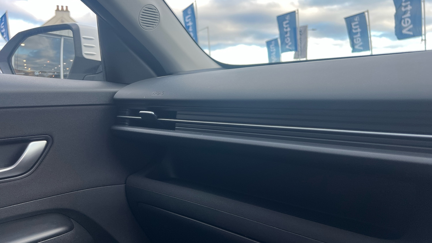 Used Hyundai KONA 2023 for sale - 77729725: Photo 30