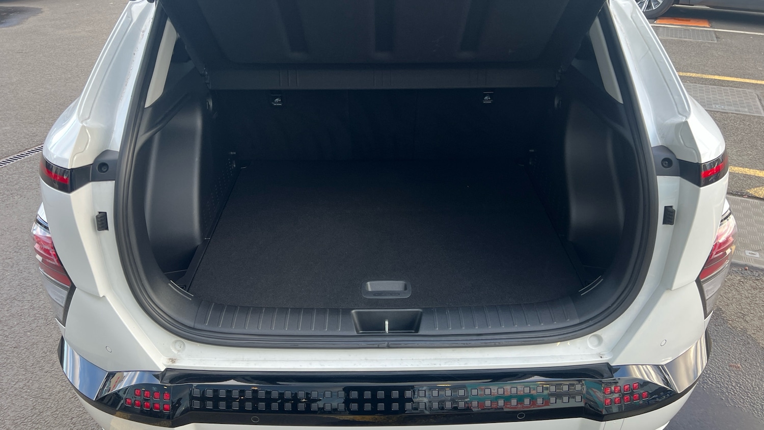 Used Hyundai KONA 2023 for sale - 77729725: Photo 4