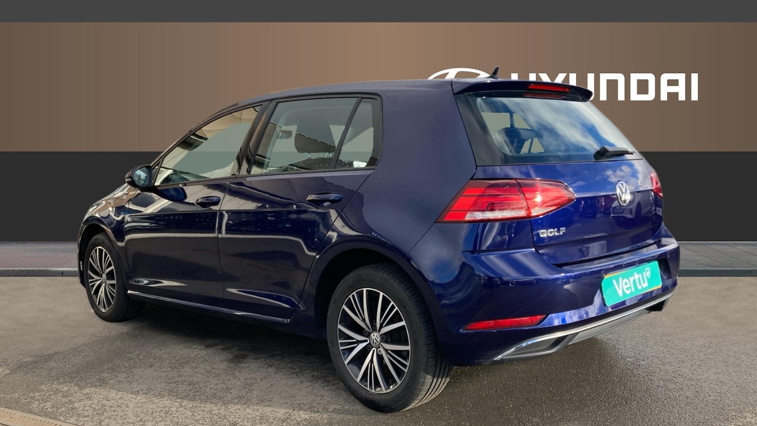 Used Volkswagen Golf 2018 for sale - 76492115: Photo 2