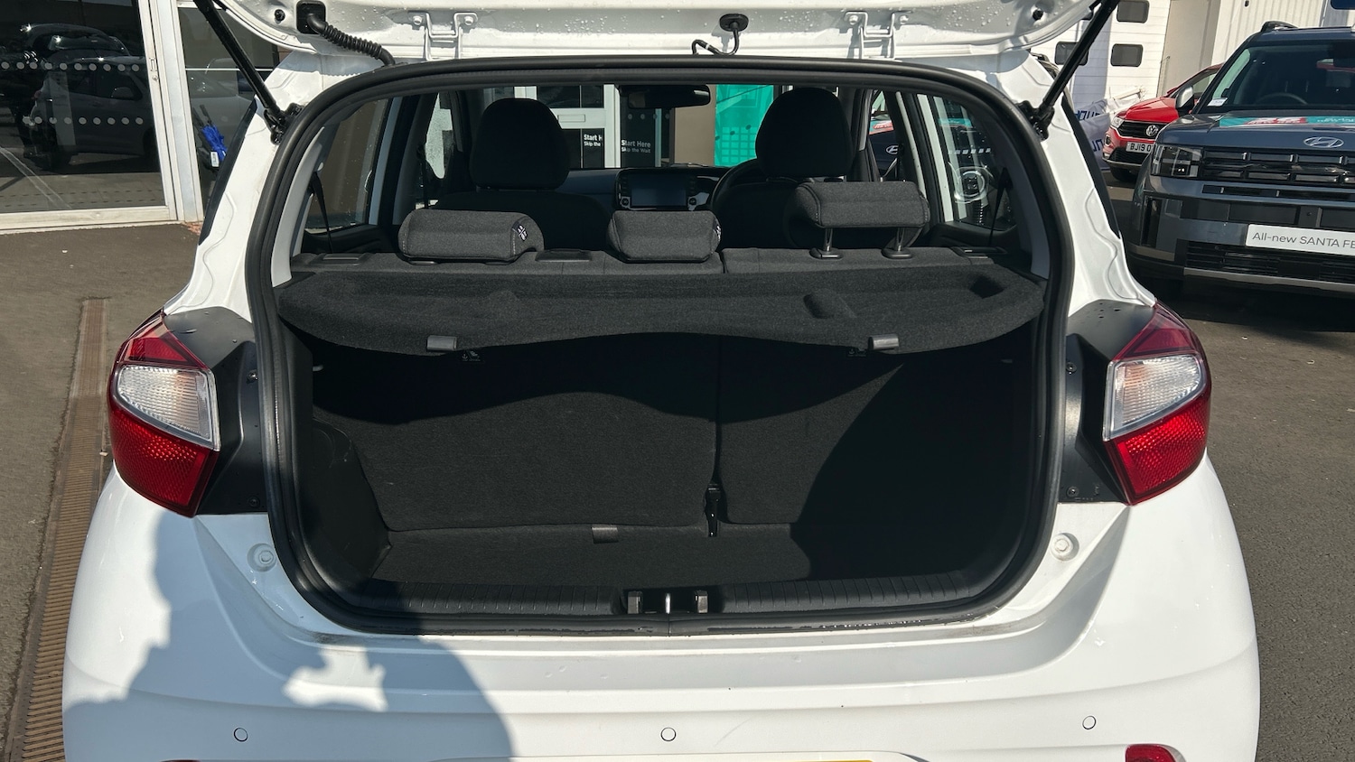 Used Hyundai i10 2024 for sale - 77871933: Photo 4