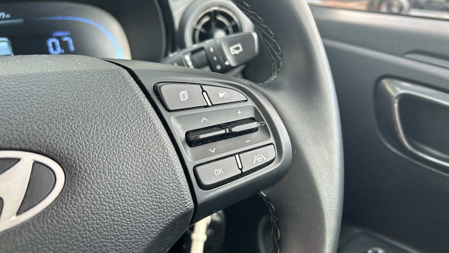 Used Hyundai i10 2024 for sale - 77871933: Photo 44