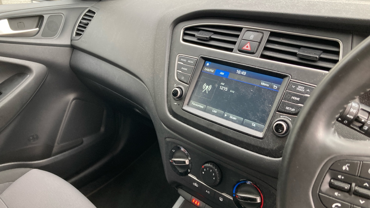 Used Hyundai i20 2019 for sale - 76222124: Photo 14