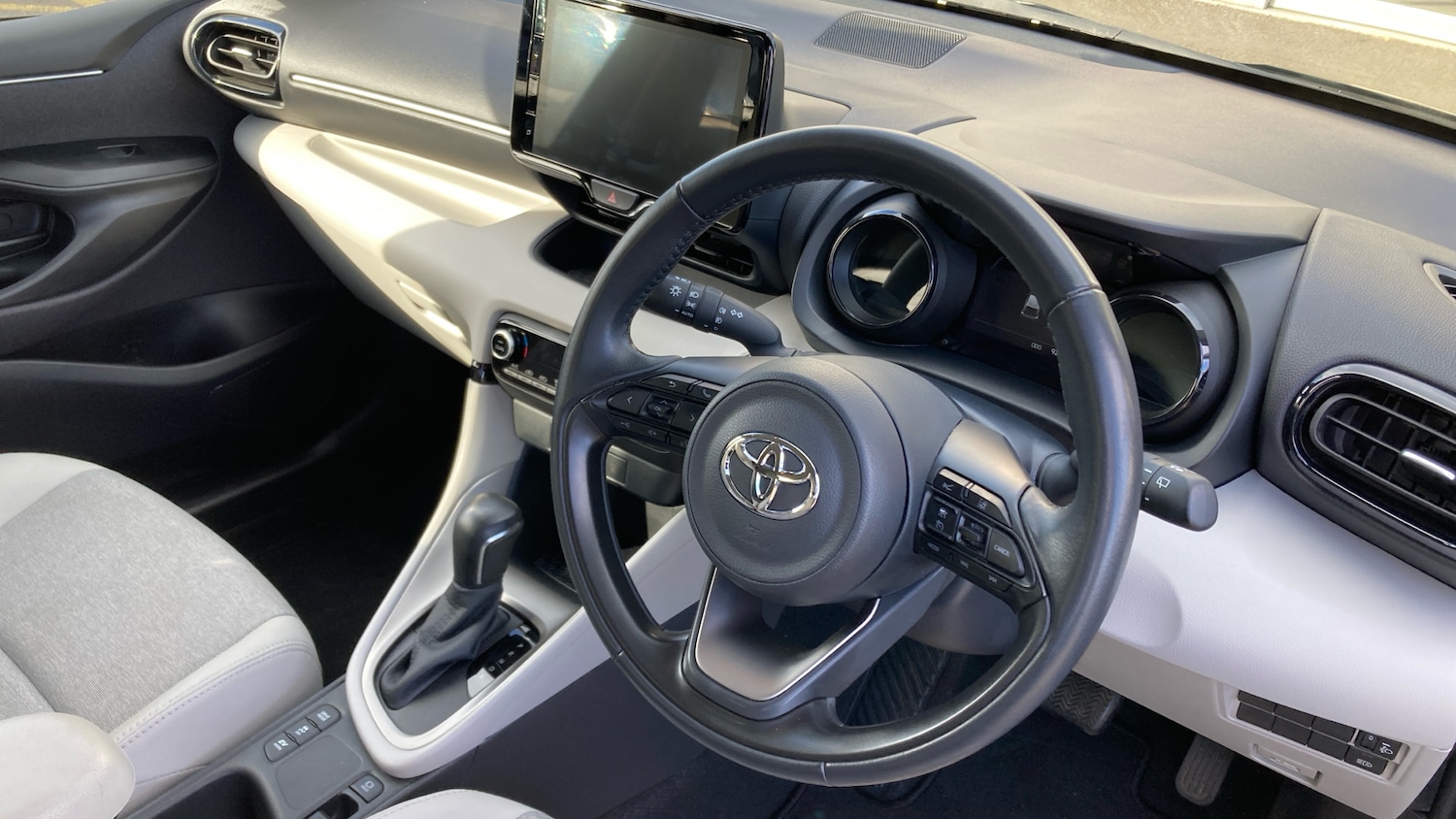 Used Toyota Yaris 2023 for sale - 76265263: Photo 11