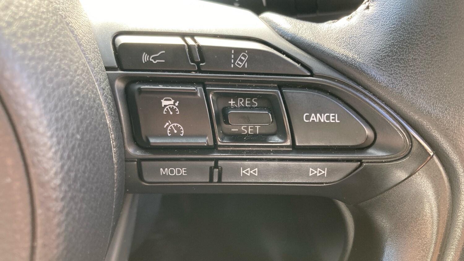 Used Toyota Yaris 2023 for sale - 76265263: Photo 34