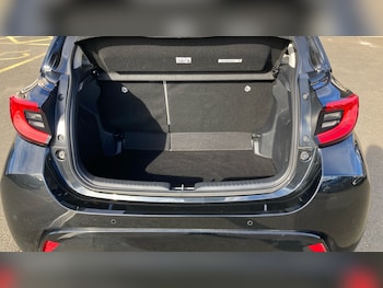 Used Toyota Yaris 2023 for sale - 76265263: Photo