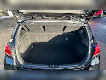 Used Hyundai i30 2021 for sale - 76963197: Photo