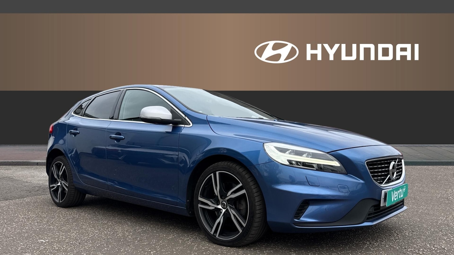 Used Volvo V40 2019 for sale - 76354927: Photo 1