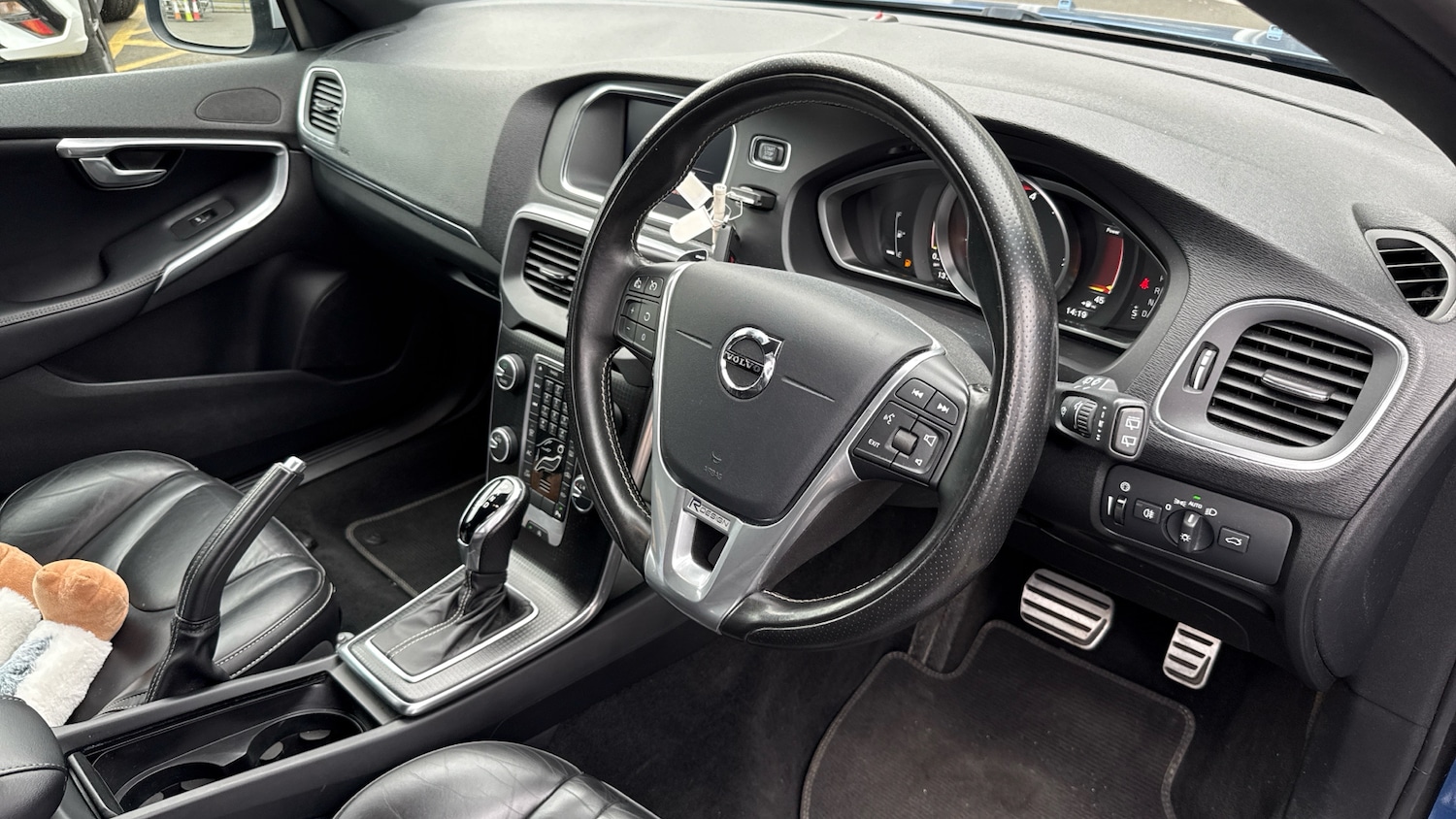 Used Volvo V40 2019 for sale - 76354927: Photo 11