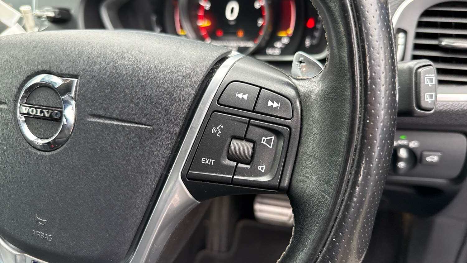 Used Volvo V40 2019 for sale - 76354927: Photo 24