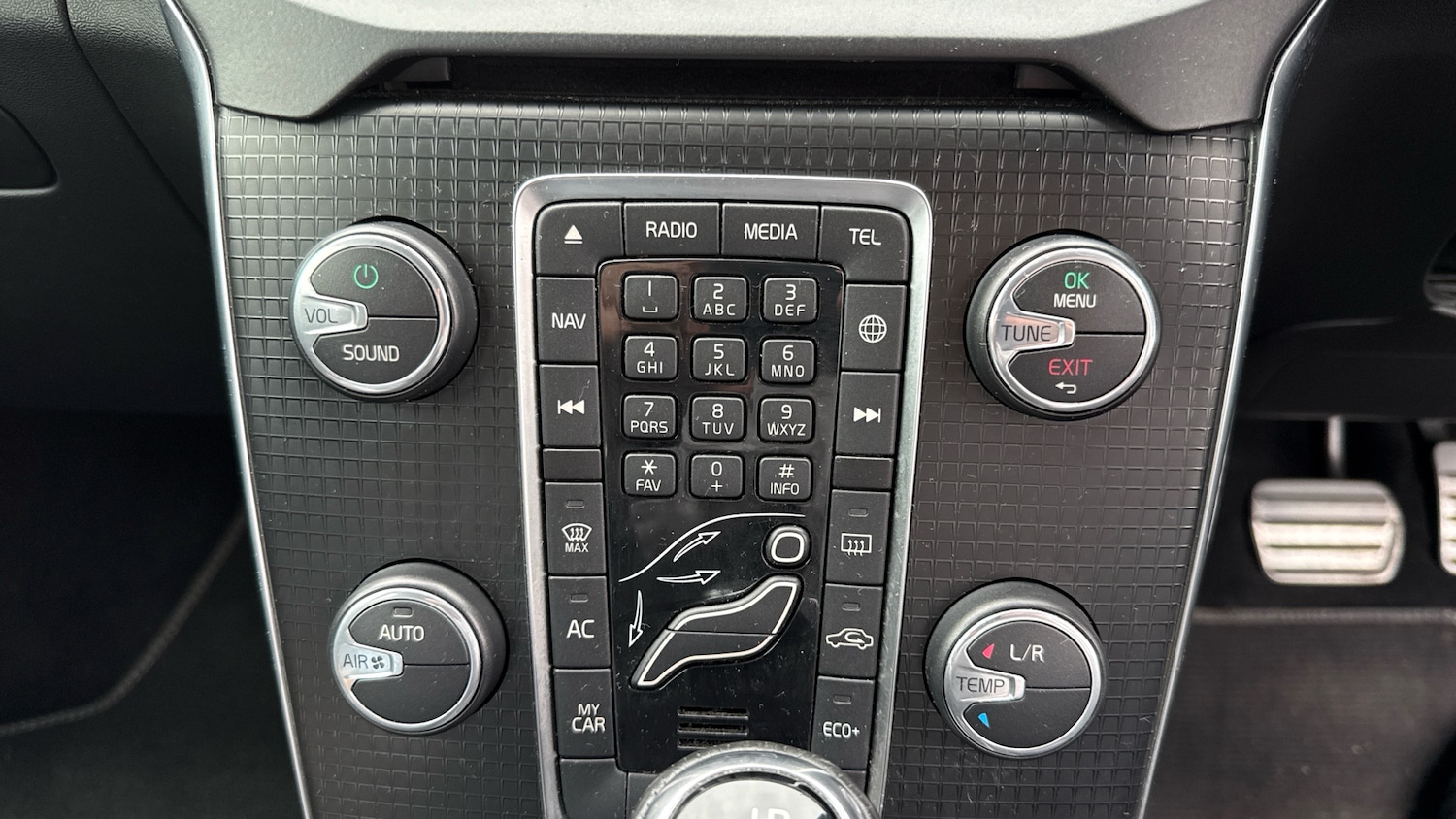 Used Volvo V40 2019 for sale - 76354927: Photo 29