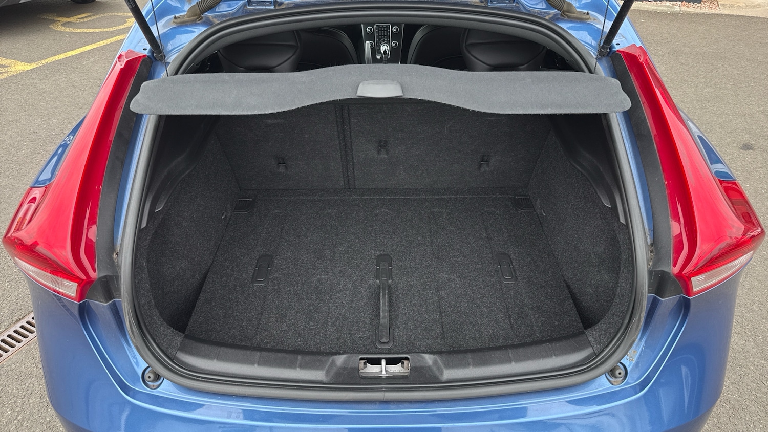 Used Volvo V40 2019 for sale - 76354927: Photo 4