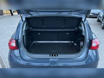 Used Hyundai i20 2023 for sale - 77963084: Photo