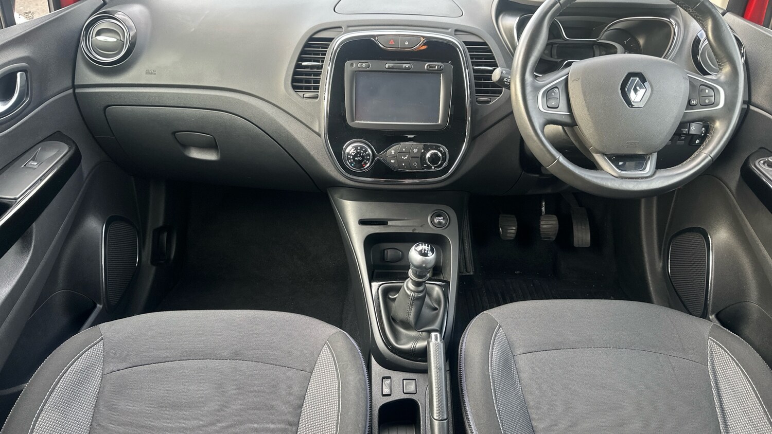 Used Renault Captur 2017 for sale - 76220702: Photo 10