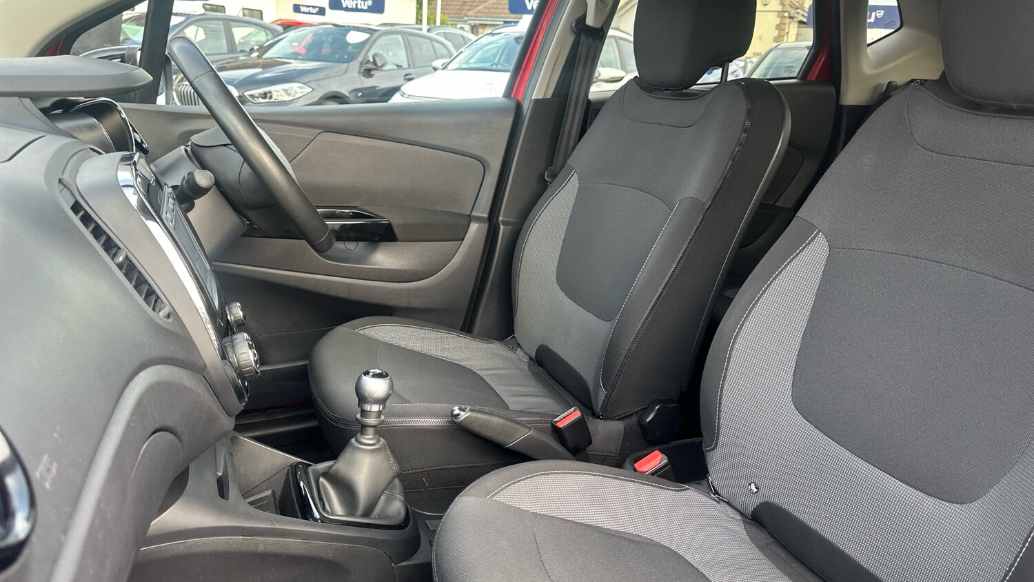 Used Renault Captur 2017 for sale - 76220702: Photo 11