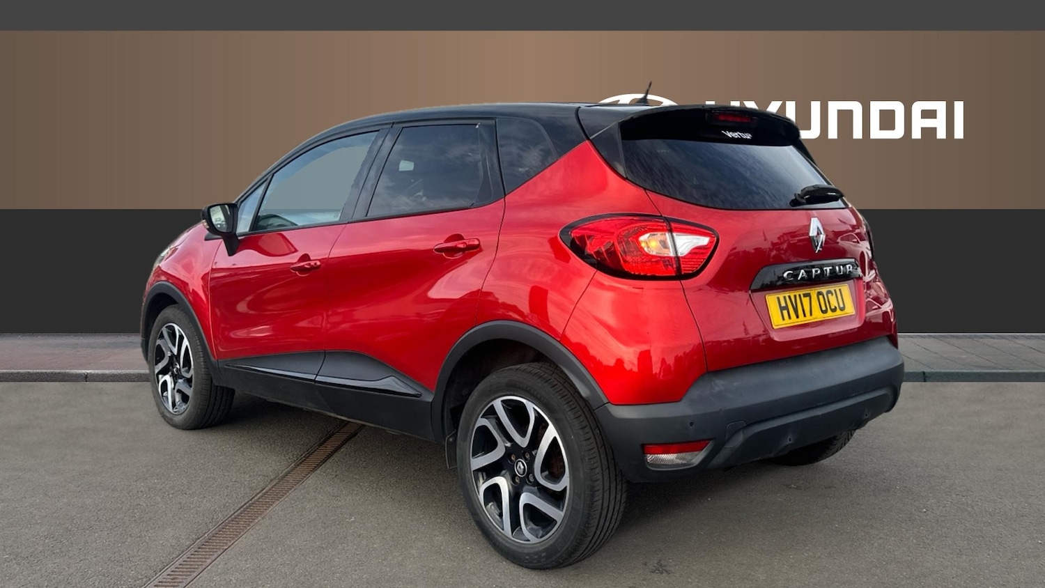 Used Renault Captur 2017 for sale - 76220702: Photo 2