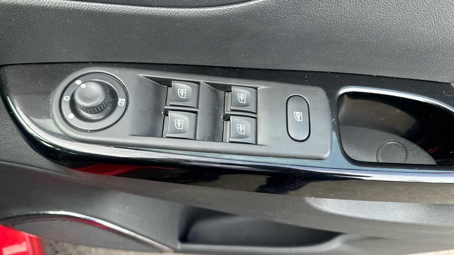 Used Renault Captur 2017 for sale - 76220702: Photo 37