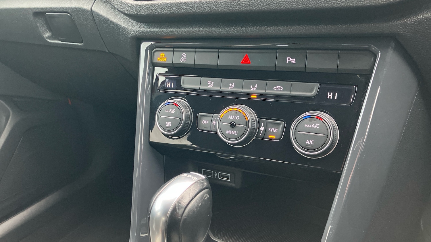 Used Volkswagen T-Roc 2019 for sale - 77678615: Photo 30