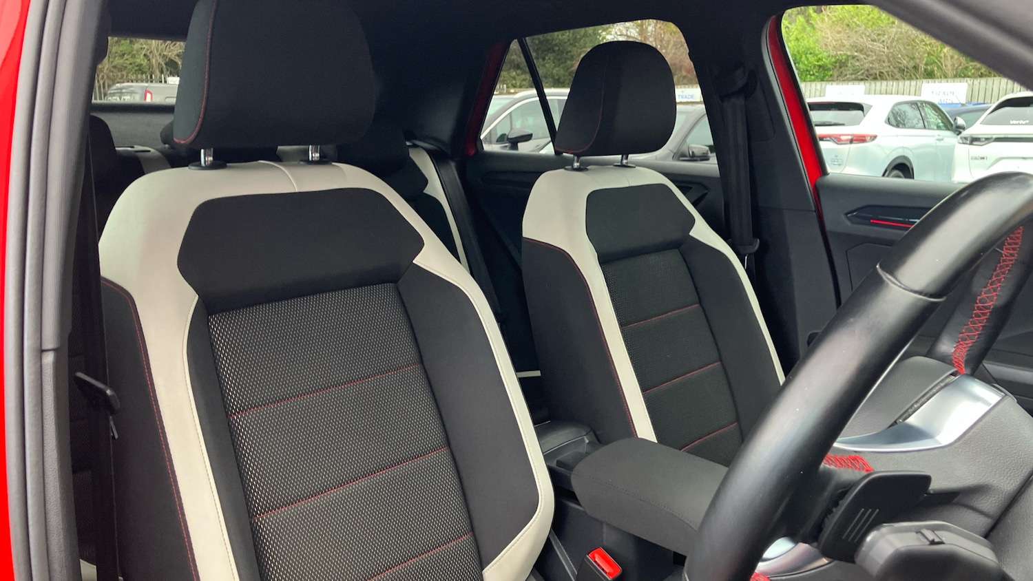 Used Volkswagen T-Roc 2019 for sale - 77678615: Photo 8