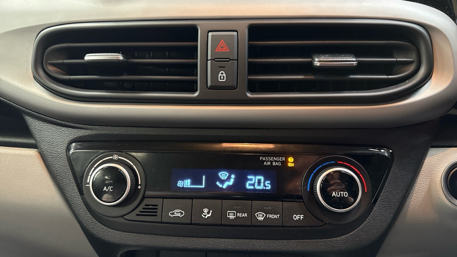 Used Hyundai i10 2023 for sale - 78210691: Photo 24